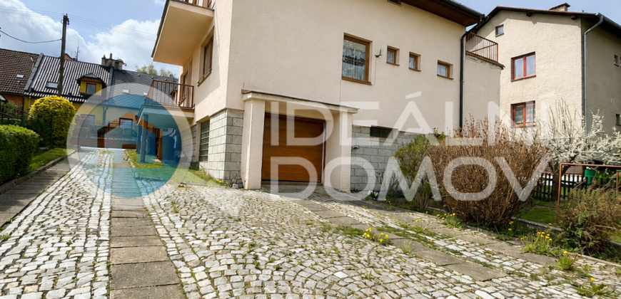 🏡 Prostorný rodinný dům s možností dvougeneračního bydlení, Bruntál – Vančurova